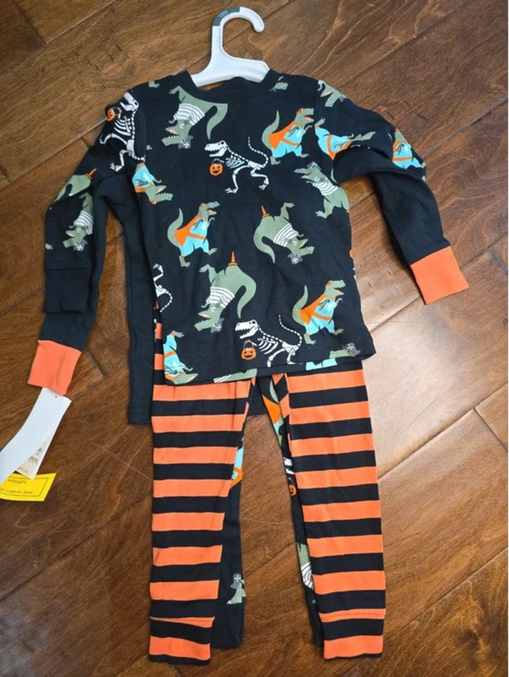 18m brand new carter's halloween pajamas item 209G6